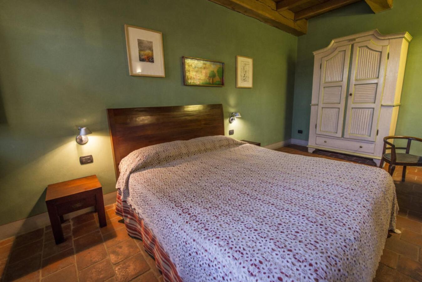 Albergo Ristorante Garibaldi Cisterna dʼAsti Exteriör bild