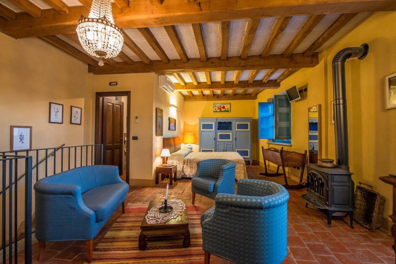 Albergo Ristorante Garibaldi Cisterna dʼAsti Exteriör bild