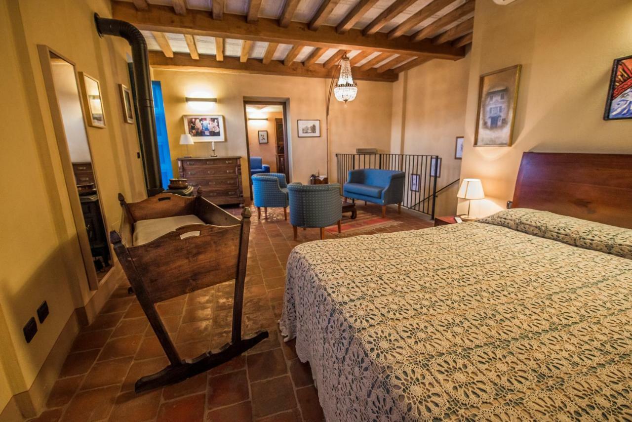 Albergo Ristorante Garibaldi Cisterna dʼAsti Exteriör bild