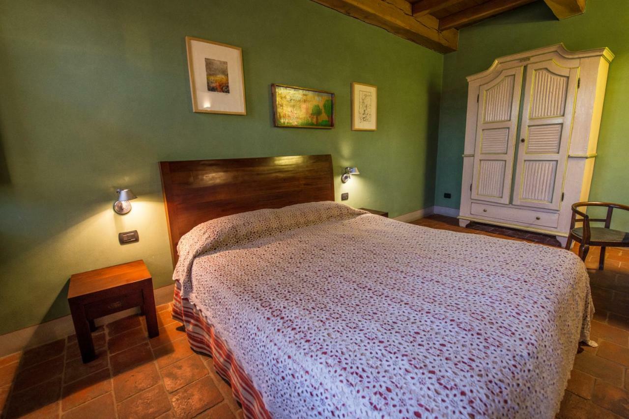 Albergo Ristorante Garibaldi Cisterna dʼAsti Exteriör bild