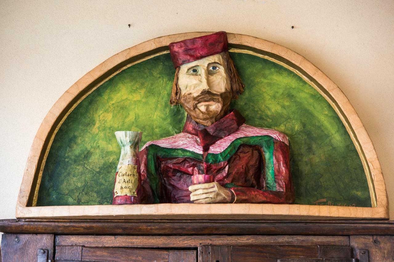 Albergo Ristorante Garibaldi Cisterna dʼAsti Exteriör bild