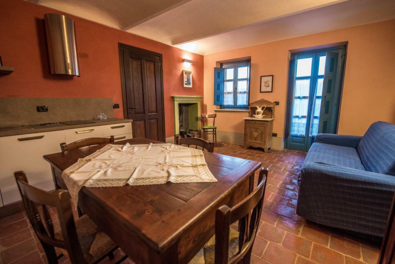Albergo Ristorante Garibaldi Cisterna dʼAsti Exteriör bild