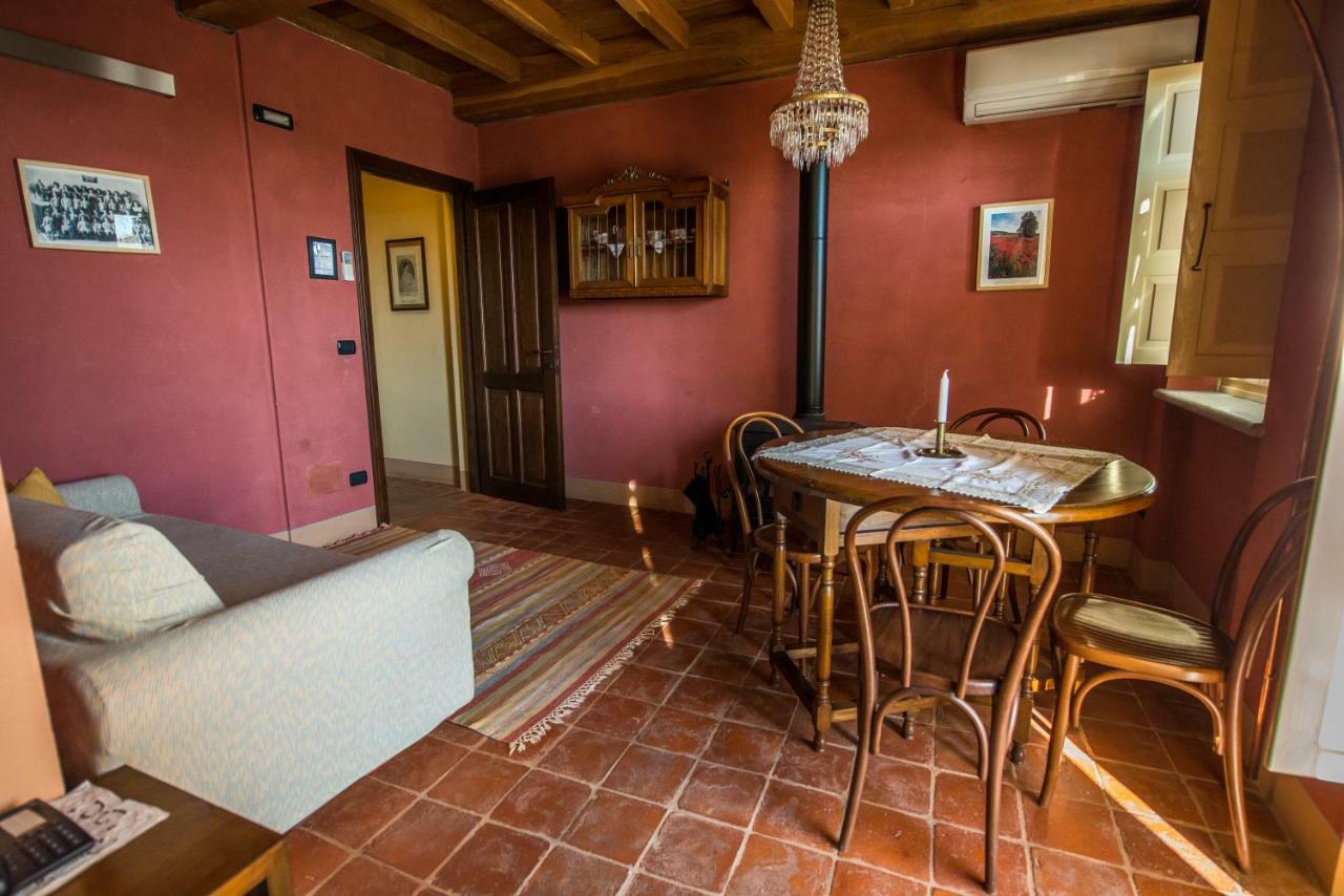 Albergo Ristorante Garibaldi Cisterna dʼAsti Exteriör bild