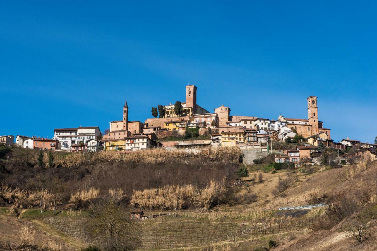 Albergo Ristorante Garibaldi Cisterna dʼAsti Exteriör bild