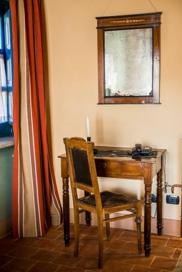 Albergo Ristorante Garibaldi Cisterna dʼAsti Exteriör bild